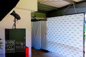 Aufbau der Fotobox beim Waldquelle Familienwandertag in Kobersdorf